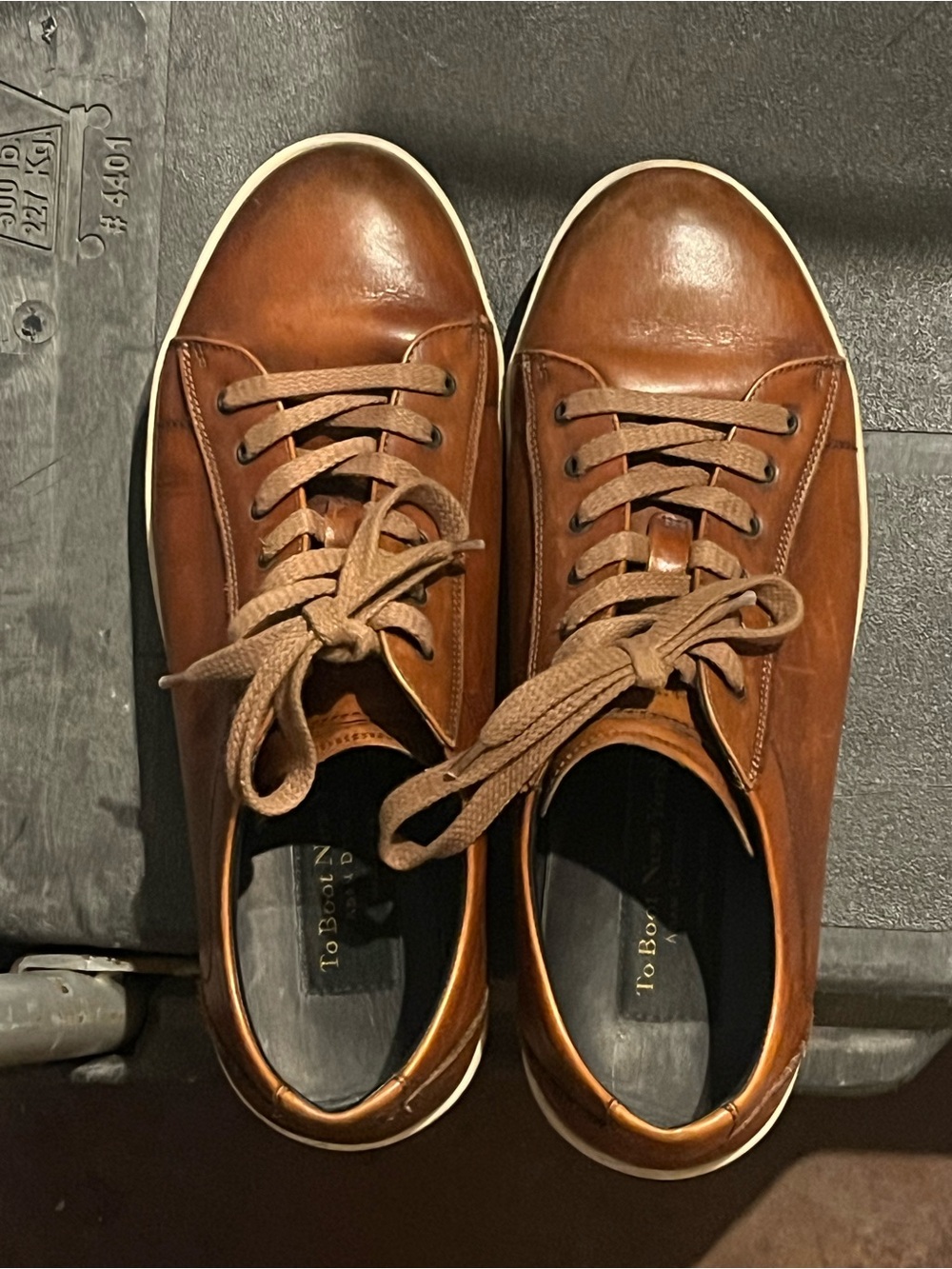 To Boot New York- Leather Low-Top Sneakers in Brown